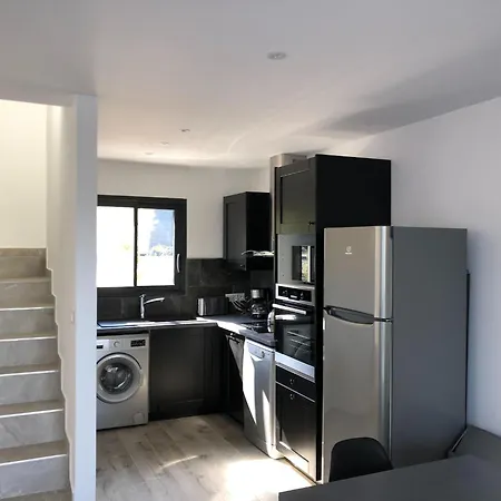 Casa vacanze Les Jardins D'eve, Solenzara, Townhouse With Private Pool *